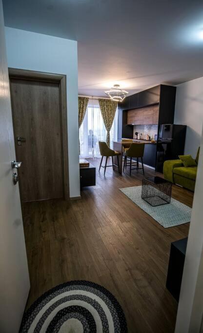 Sunrise Apartment Орадя Экстерьер фото